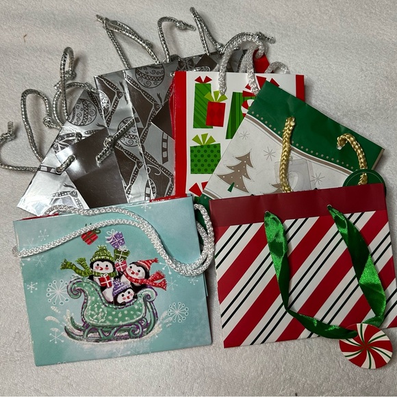 Getting Ready for Christmas! N w/o T - Picture 3 of 5